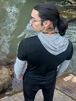 V